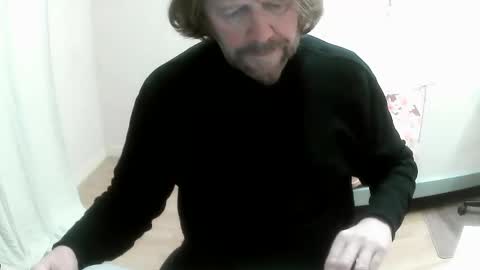 Snapshot of saltimbanquier chatting on 12-06-24, 01:00 Saltimbanquier  Salt  ou  Banquier  online show from 12-06-24, 01:00