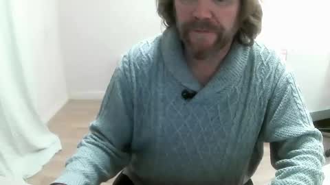 Snapshot of saltimbanquier chatting on 12-10-24, 01:44 Saltimbanquier  Salt  ou  Banquier  online show from 12-10-24, 01:44