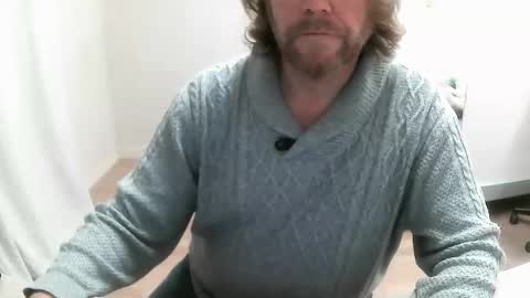 Snapshot of saltimbanquier chatting on 12-17-24, 07:26 Saltimbanquier  Salt  ou  Banquier  online show from 12-17-24, 07:26