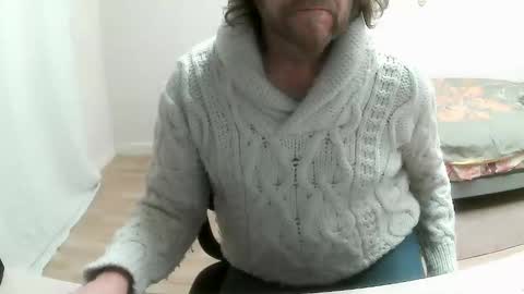 Snapshot of saltimbanquier chatting on 02-10-25, 12:50 Saltimbanquier  Salt  ou  Banquier  online show from 02-10-25, 12:50