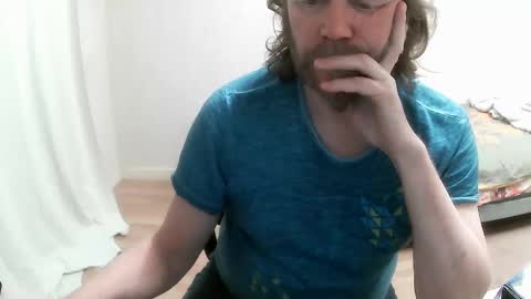 Snapshot of saltimbanquier chatting on 02-14-25, 07:07 Saltimbanquier  Salt  ou  Banquier  online show from 02-14-25, 07:07