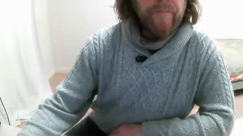 Snapshot of saltimbanquier chatting on 02-18-25, 09:54 Saltimbanquier  Salt  ou  Banquier  online show from 02-18-25, 09:54