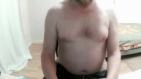 Snapshot of saltimbanquier chatting on 02-20-25, 02:57 Saltimbanquier  Salt  ou  Banquier  online show from 02-20-25, 02:57