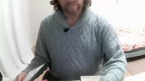Snapshot of saltimbanquier chatting on 02-24-25, 07:33 Saltimbanquier  Salt  ou  Banquier  online show from 02-24-25, 07:33