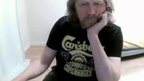 Snapshot of saltimbanquier chatting on 09-09-25, 03:11 Saltimbanquier  Salt  ou  Banquier  online show from 09-09-25, 03:11