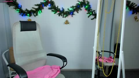 Snapshot of salut_love chatting on 12-07-24, 10:34 Ruby online show from 12-07-24, 10:34