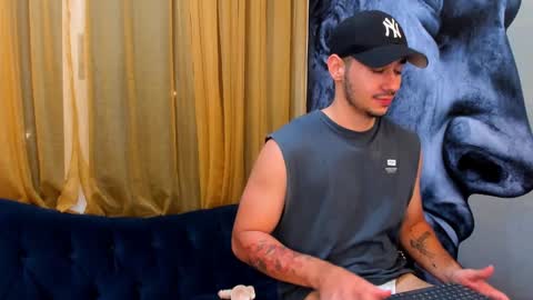 Snapshot of salvatore_costa chatting on 02-02-25, 01:45 Salvatore online show from 02-02-25, 01:45