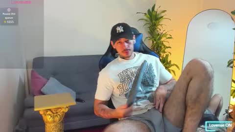 Snapshot of salvatore_costa chatting on 09-25-25, 02:59 Salvatore online show from 09-25-25, 02:59