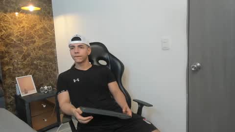 Snapshot of salvatore_damore chatting on 12-18-24, 11:24 SALVATORE online show from 12-18-24, 11:24