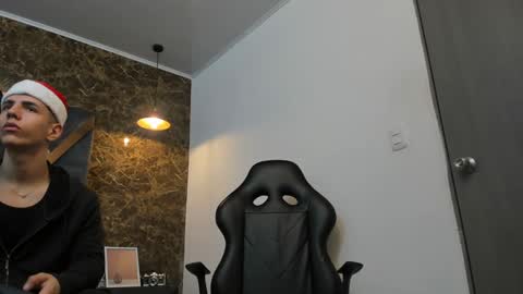 Snapshot of salvatore_damore chatting on 12-30-24, 11:15 SALVATORE online show from 12-30-24, 11:15