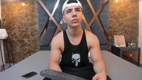 Snapshot of salvatore_damore chatting on 01-08-25, 11:21 SALVATORE online show from 01-08-25, 11:21
