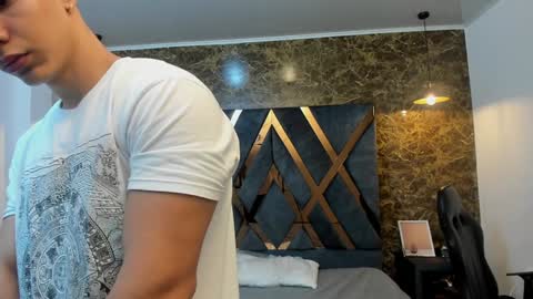 Snapshot of salvatore_damore chatting on 01-10-25, 11:11 SALVATORE online show from 01-10-25, 11:11