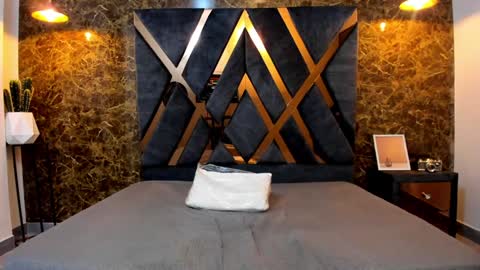 Snapshot of salvatore_damore chatting on 01-20-25, 02:14 SALVATORE online show from 01-20-25, 02:14