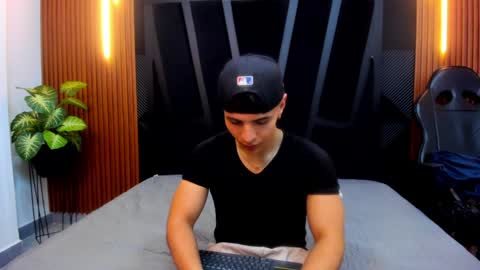Snapshot of salvatore_damore chatting on 01-23-25, 08:13 SALVATORE online show from 01-23-25, 08:13