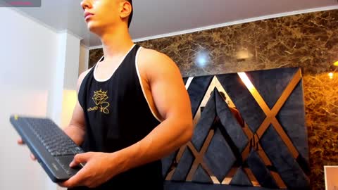 Snapshot of salvatore_damore chatting on 02-01-25, 11:10 SALVATORE online show from 02-01-25, 11:10