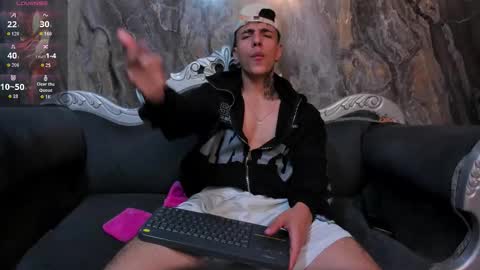 Snapshot of salvatore_damore chatting on 09-18-25, 03:03 SALVATORE online show from 09-18-25, 03:03