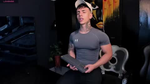 Snapshot of salvatore_damore chatting on 09-21-25, 02:24 SALVATORE online show from 09-21-25, 02:24