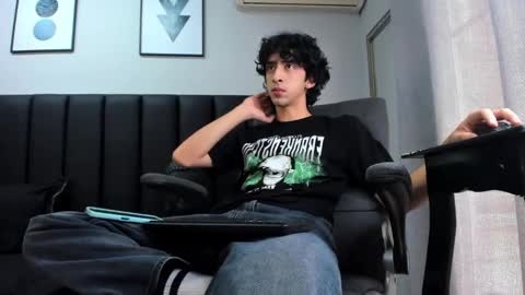 Snapshot of salvatore_monterey chatting on 03-05-25, 05:39 salvatore online show from 03-05-25, 05:39