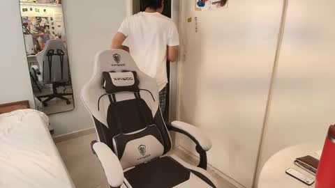 salvatore_montt online show from 12-04-25, 04:27