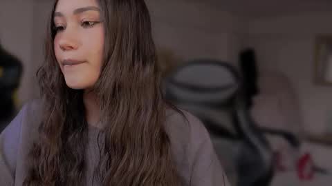 Snapshot of sam01___ chatting on 11-28-25, 07:49 Stefana or Samchispas online show from 11-28-25, 07:49