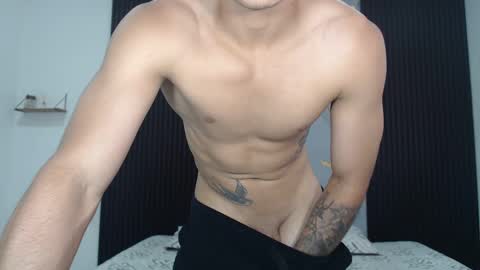 Snapshot of sam_and_mike chatting on 02-14-25, 02:33 sammmikee online show from 02-14-25, 02:33