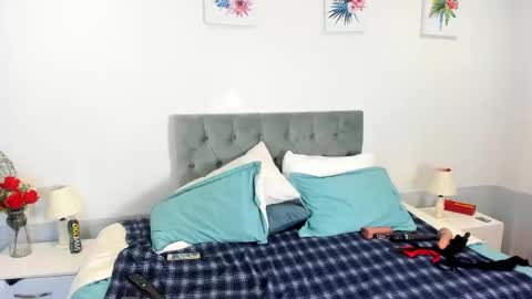 Snapshot of sam_and_molly chatting on 02-10-25, 09:36 Sam and Molly online show from 02-10-25, 09:36