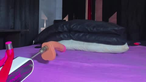 Snapshot of sam_naughty18 chatting on 05-20-26, 02:07 sam_naughty18 online show from 05-20-26, 02:07