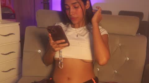 Snapshot of sam_robert17 chatting on 01-09-26, 06:53 Samantha Roberts online show from 01-09-26, 06:53