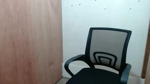 sam_sarah19 online show from 11-12-25, 10:37