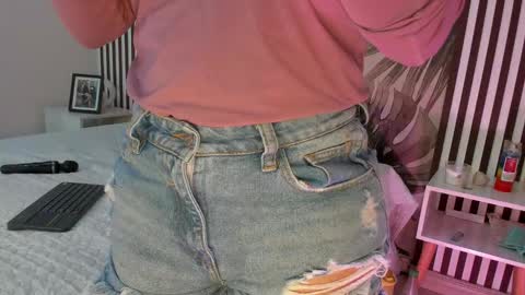 Snapshot of samaantha_white_ chatting on 10-13-25, 11:54 Samaantha online show from 10-13-25, 11:54