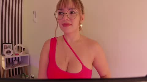 Snapshot of samaantha_white_ chatting on 05-02-26, 11:48 Samaantha online show from 05-02-26, 11:48