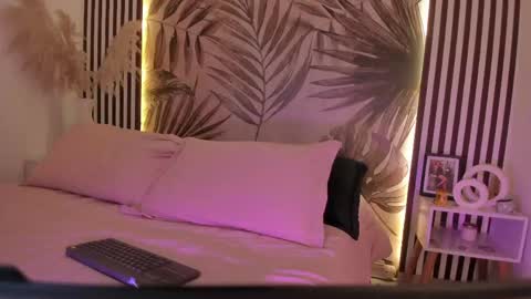 Snapshot of samaantha_white_ chatting on 05-19-26, 11:16 Samaantha online show from 05-19-26, 11:16