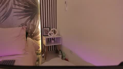 Snapshot of samaantha_white_ chatting on 06-03-26, 02:33 Samaantha online show from 06-03-26, 02:33
