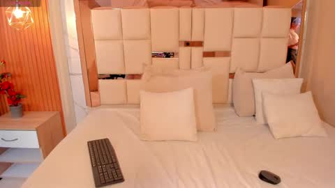 Snapshot of samanta_quinn chatting on 05-02-26, 05:01 samantha online show from 05-02-26, 05:01