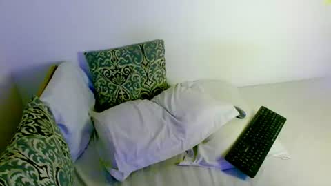 Snapshot of samanta_r_ chatting on 06-27-26, 03:39 Samanta online show from 06-27-26, 03:39