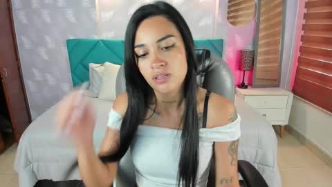 Snapshot of samantha__gomez1 chatting on 09-13-25, 01:00 natalia online show from 09-13-25, 01:00