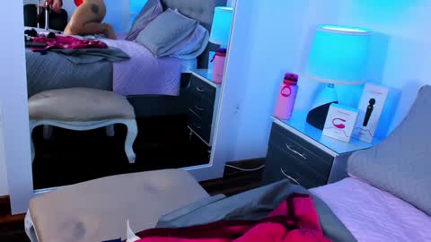 Samantha Vega online show from 01-18-25, 08:19