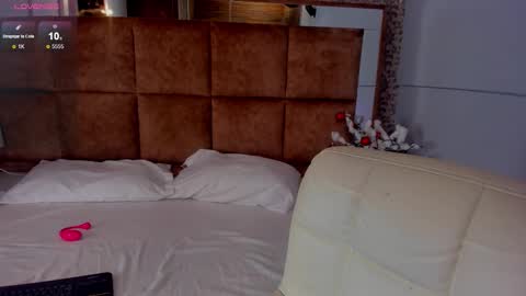 Snapshot of samantha_cp_ chatting on 12-01-25, 12:43 Sammy online show from 12-01-25, 12:43