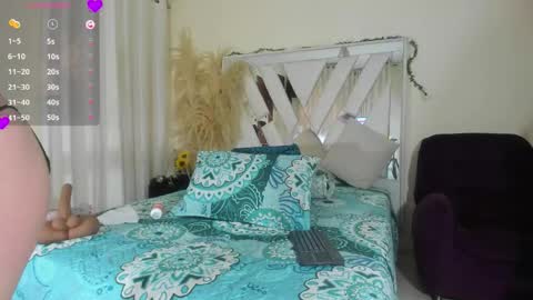 Snapshot of samantha_dimou1 chatting on 01-12-26, 08:36 SAMANTHA online show from 01-12-26, 08:36