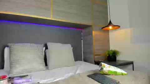 Snapshot of samantha_hotly chatting on 09-09-25, 02:38 Samantha online show from 09-09-25, 02:38