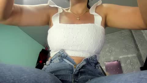 samantha_milfs online show from 02-25-25, 10:37