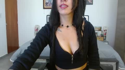 Snapshot of samantha_singh1 chatting on 05-27-26, 04:37 samantha singh1 online show from 05-27-26, 04:37