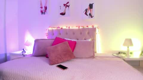 Snapshot of samantha_spike chatting on 05-19-26, 08:04 Samantha online show from 05-19-26, 08:04