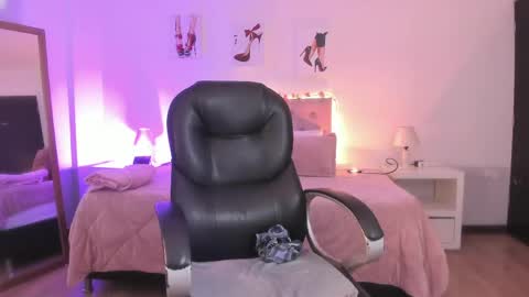 Snapshot of samantha_spike chatting on 05-29-26, 08:07 Samantha online show from 05-29-26, 08:07