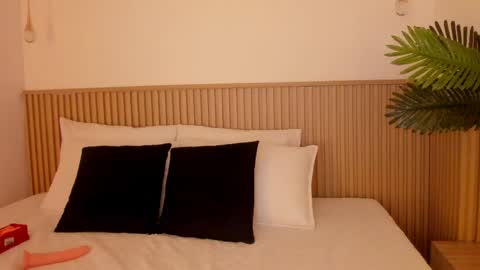 samantha_sra_ online show from 06-06-26, 12:27