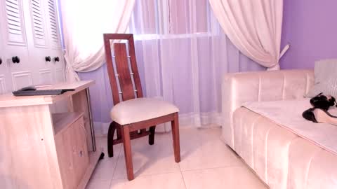 Snapshot of samantha_thompsoon chatting on 11-10-25, 08:41 samantha_thompsoon online show from 11-10-25, 08:41