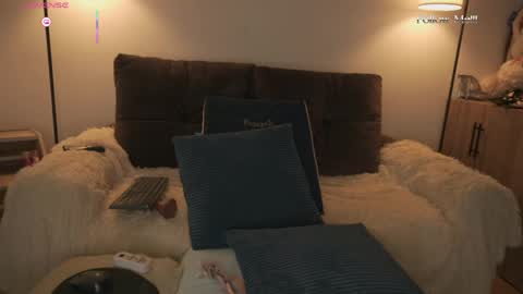 Snapshot of samanthaahoney_ chatting on 04-28-26, 02:27 samantha online show from 04-28-26, 02:27