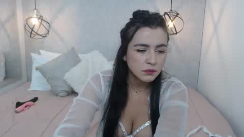 Snapshot of samanthaamiiller chatting on 03-12-26, 11:38 samanthaaMiiller online show from 03-12-26, 11:38