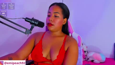 Snapshot of samanthabloom570089 chatting on 10-31-25, 02:56 Samantha Bloom  online show from 10-31-25, 02:56