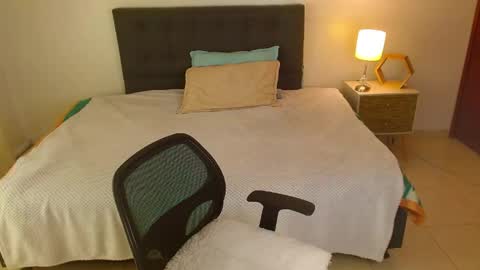 samanthachop online show from 04-20-26, 01:36